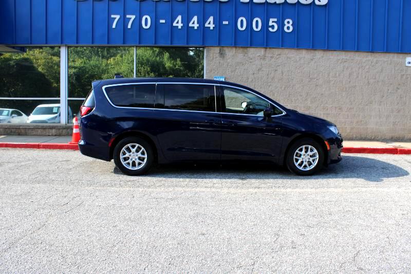 2020 Chrysler Voyager LX photo 27