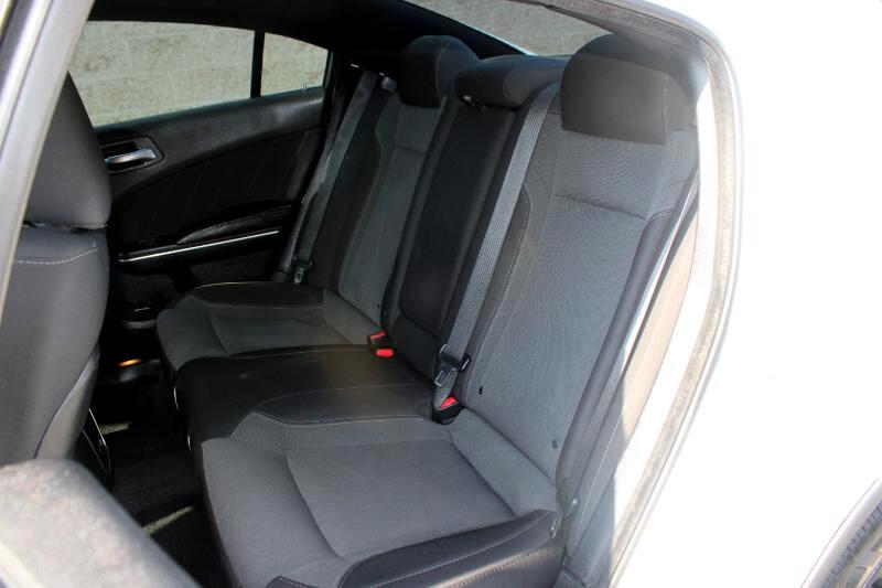 2015 Dodge Charger SXT photo 14