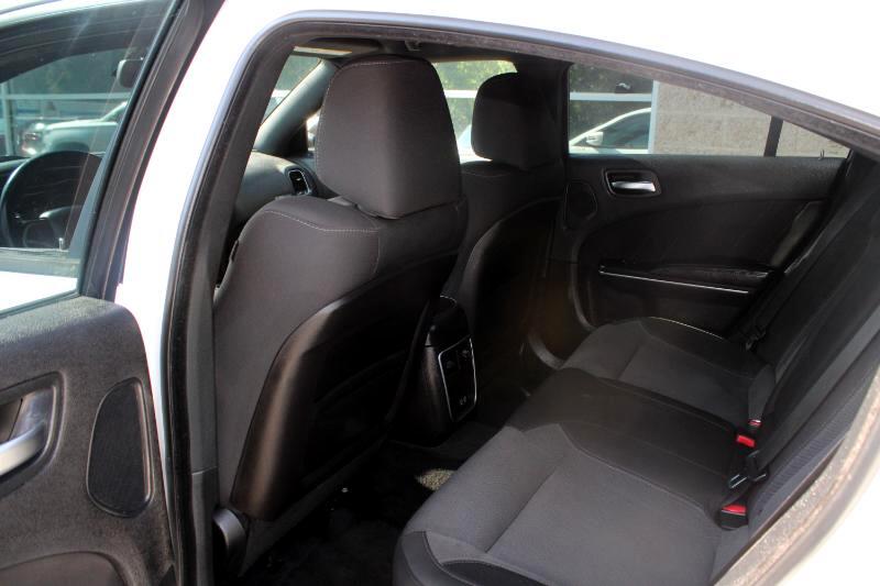 2015 Dodge Charger SXT photo 16