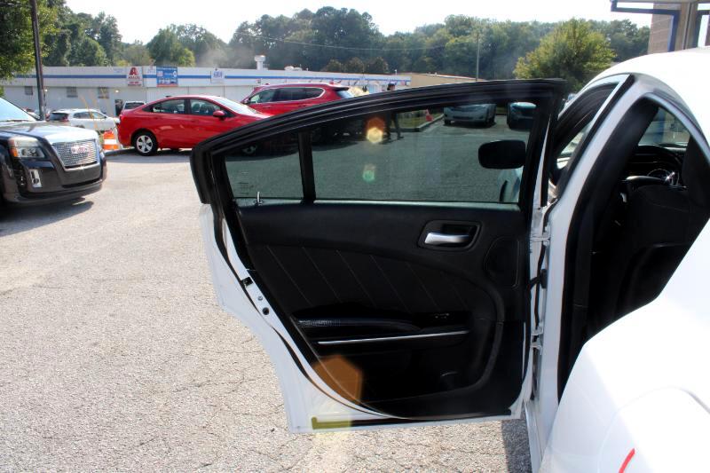 2015 Dodge Charger SXT photo 19