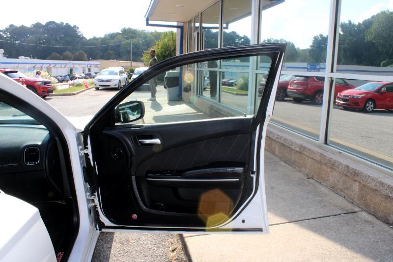 2015 Dodge Charger SXT photo 21