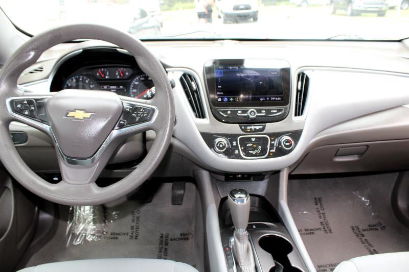 2020 Chevrolet Malibu LS photo 4