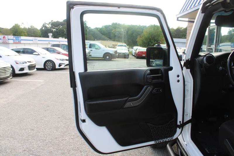 2017 Jeep Wrangler Unlimited Big Bear photo 15