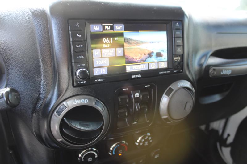 2017 Jeep Wrangler Unlimited Big Bear photo 18