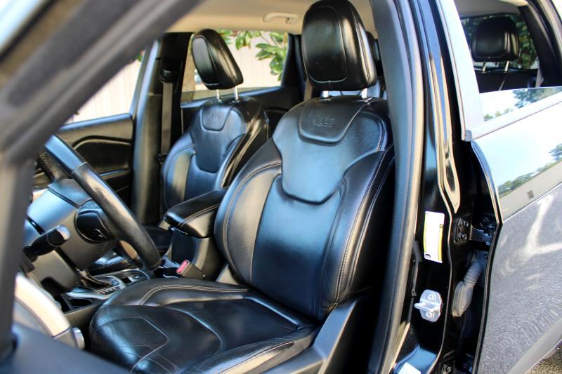 2017 Jeep Cherokee High Altitude photo 8
