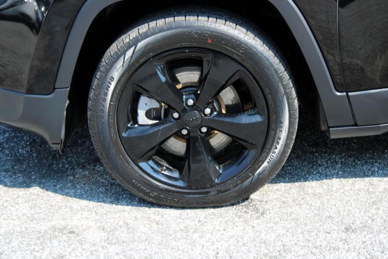 2017 Jeep Cherokee High Altitude photo 19