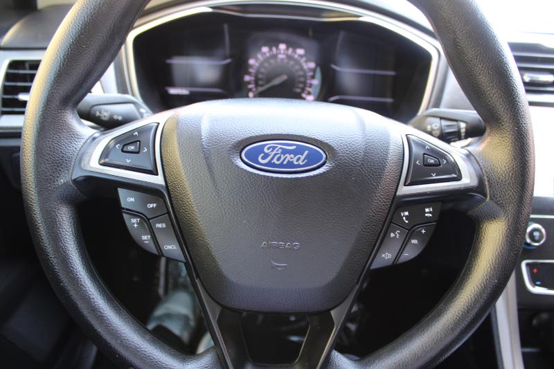 Ford Fusion SE FWD 2020