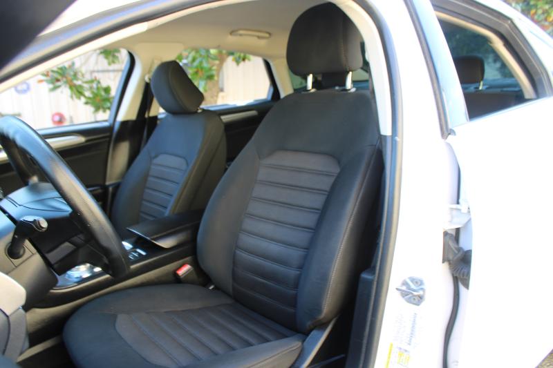 Ford Fusion SE FWD 2020