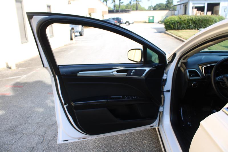 Ford Fusion SE FWD 2020