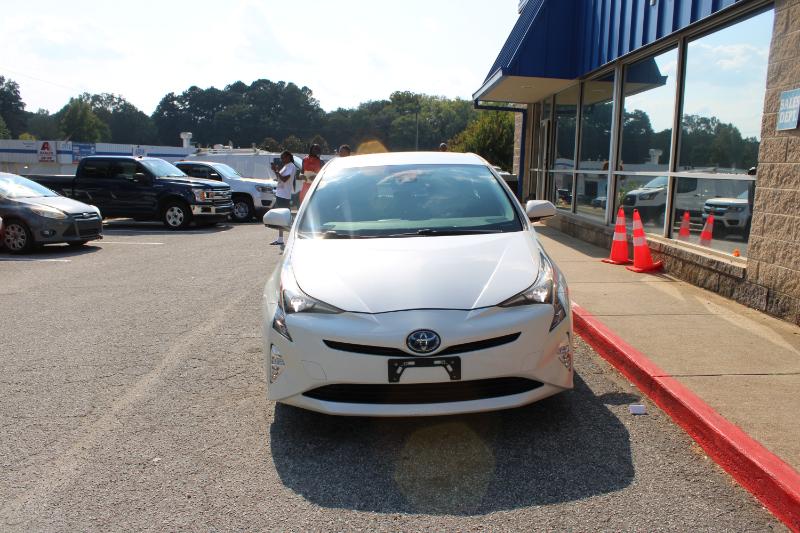 Toyota Prius Three Touring (Natl) 2017