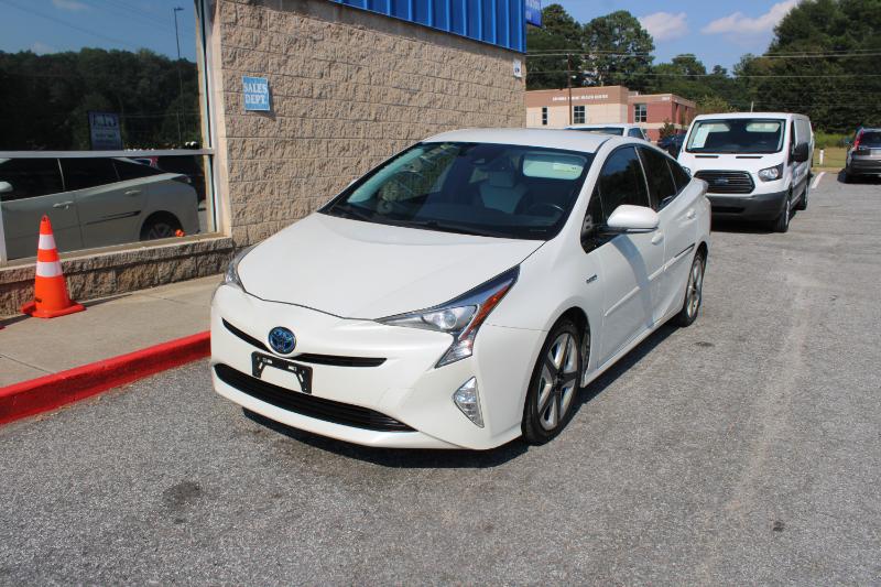 Toyota Prius Three Touring (Natl) 2017
