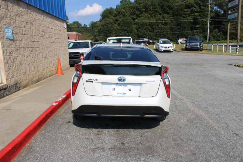 Toyota Prius Three Touring (Natl) 2017