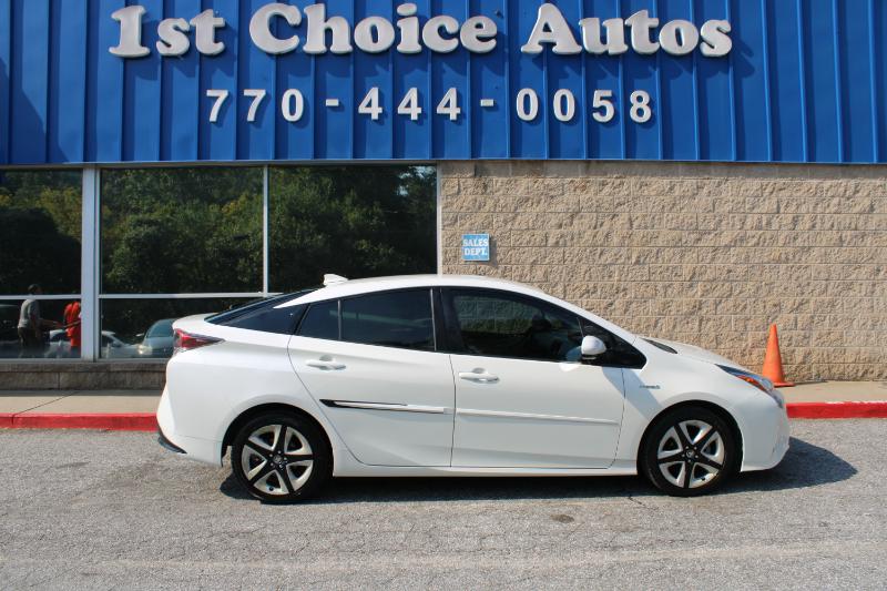 Toyota Prius Three Touring (Natl) 2017