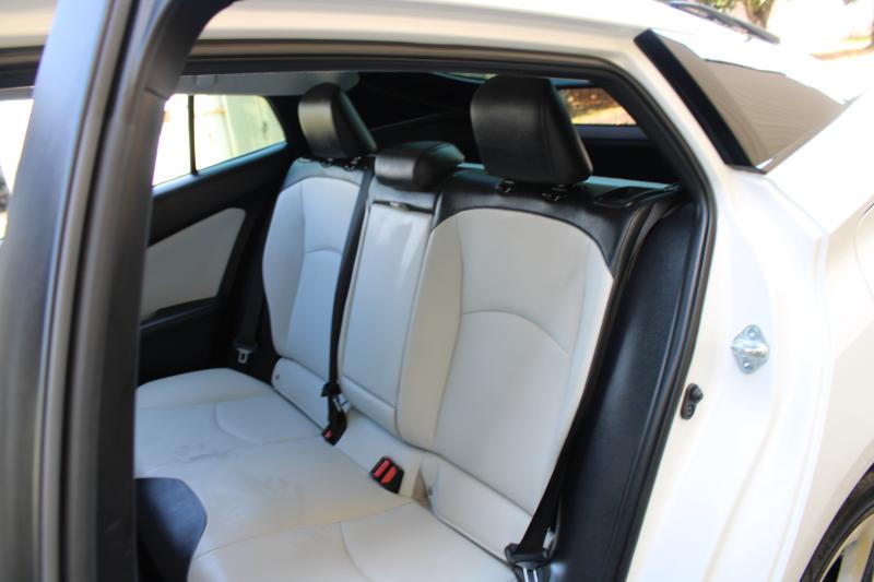 Toyota Prius Three Touring (Natl) 2017