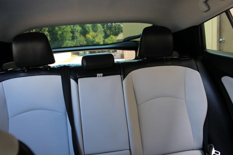 Toyota Prius Three Touring (Natl) 2017