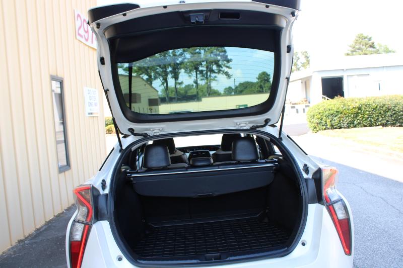 Toyota Prius Three Touring (Natl) 2017