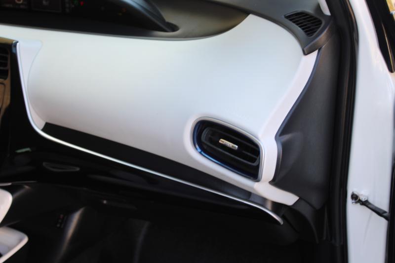 Toyota Prius Three Touring (Natl) 2017