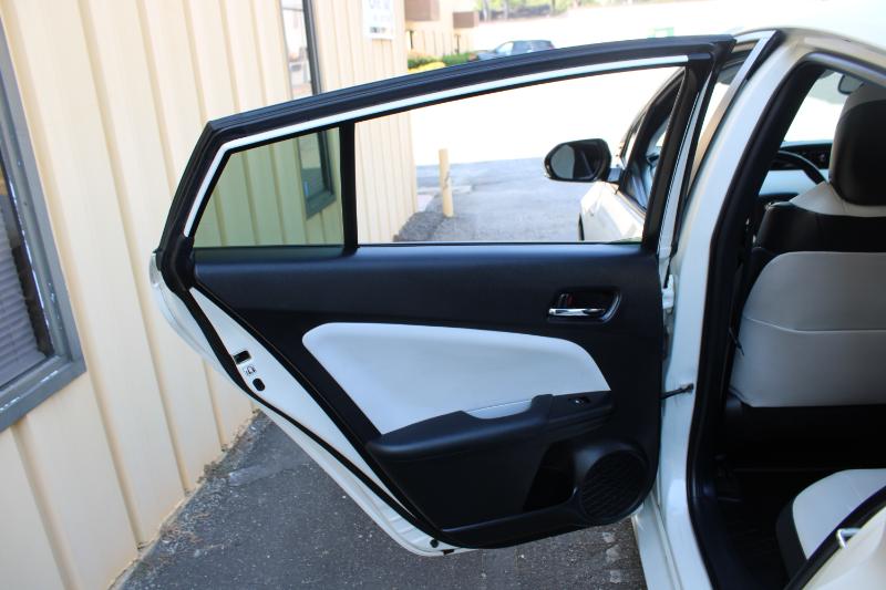 Toyota Prius Three Touring (Natl) 2017