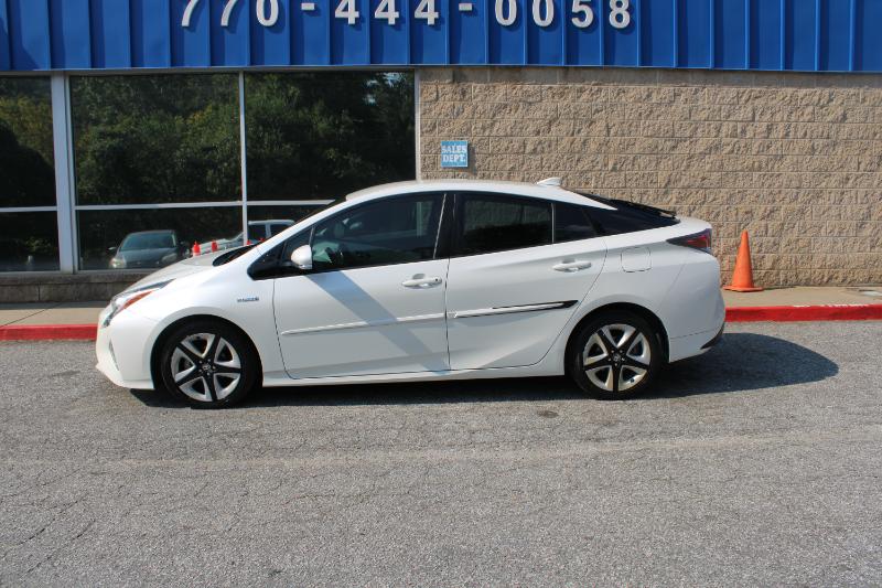 Toyota Prius Three Touring (Natl) 2017