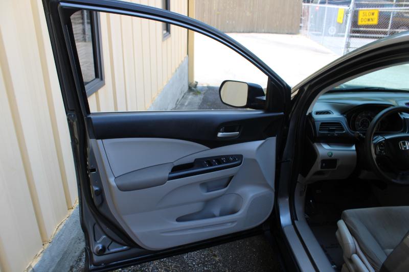 2013 Honda CR-V LX photo 18