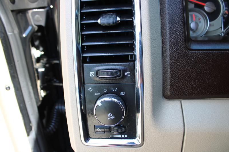 2014 Ram 2500 Longhorn photo 17
