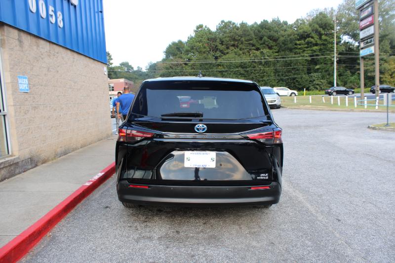 Toyota Sienna XLE FWD 7-Passenger (Natl) 2022