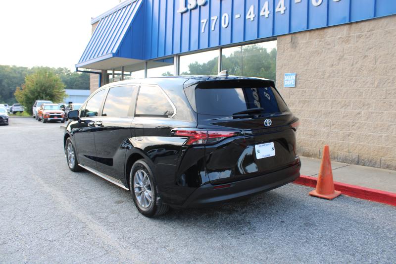 Toyota Sienna XLE FWD 7-Passenger (Natl) 2022