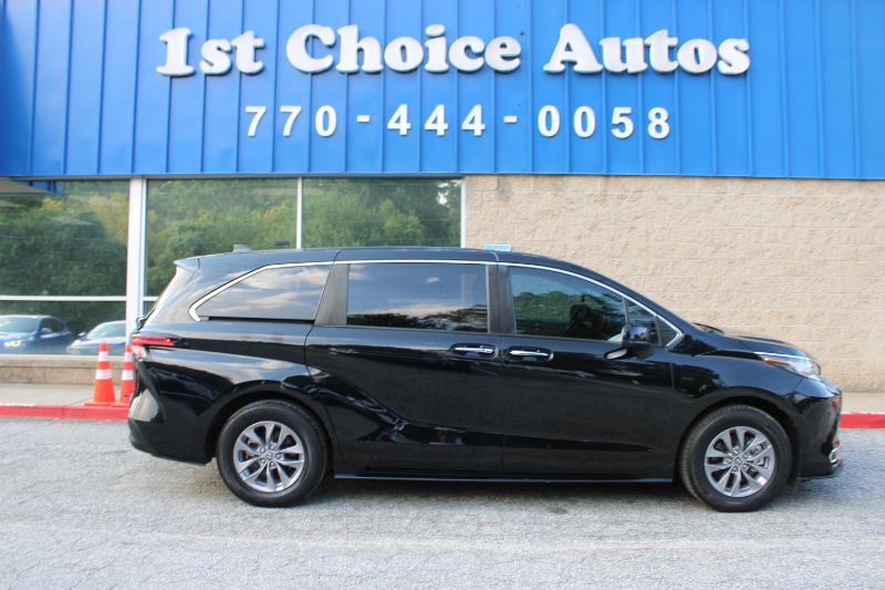 Toyota Sienna XLE FWD 7-Passenger (Natl) 2022