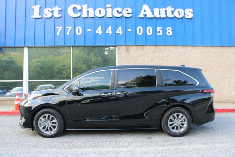 Toyota Sienna XLE FWD 7-Passenger (Natl) 2022