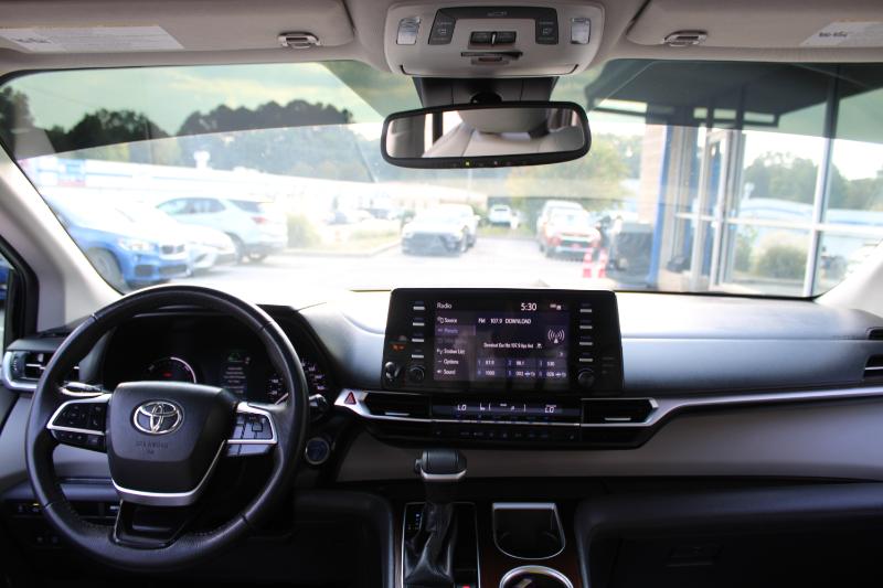 Toyota Sienna XLE FWD 7-Passenger (Natl) 2022