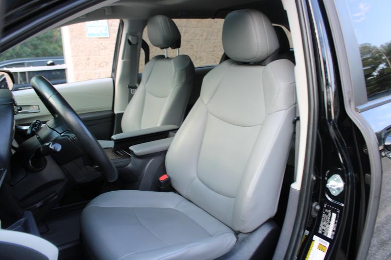 Toyota Sienna XLE FWD 7-Passenger (Natl) 2022