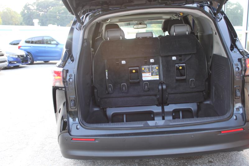 Toyota Sienna XLE FWD 7-Passenger (Natl) 2022