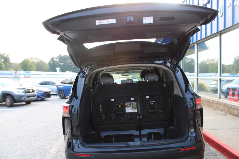 Toyota Sienna XLE FWD 7-Passenger (Natl) 2022