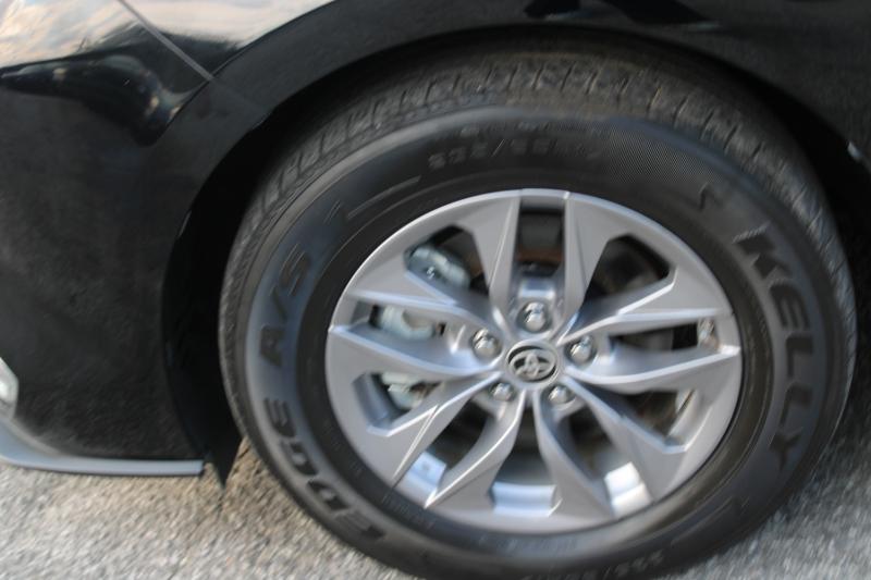 Toyota Sienna XLE FWD 7-Passenger (Natl) 2022