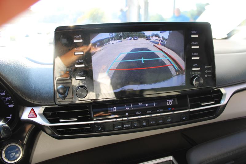 Toyota Sienna XLE FWD 7-Passenger (Natl) 2022