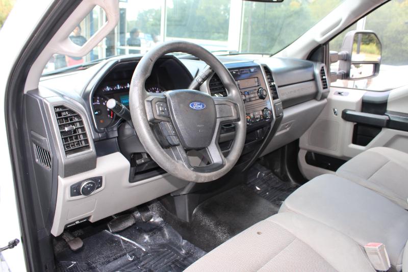 Ford Super Duty F-350 SRW XL 2WD Reg Cab 8' Box 2018