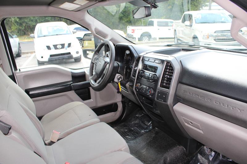 Ford Super Duty F-350 SRW XL 2WD Reg Cab 8' Box 2018