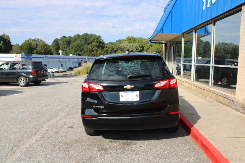 2019 Chevrolet Equinox LS photo 3