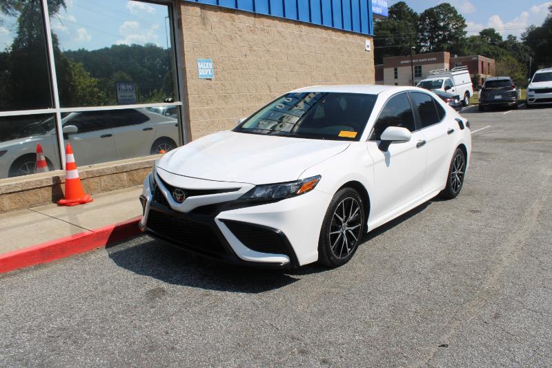 2023 Toyota Camry Hybrid SE photo 3