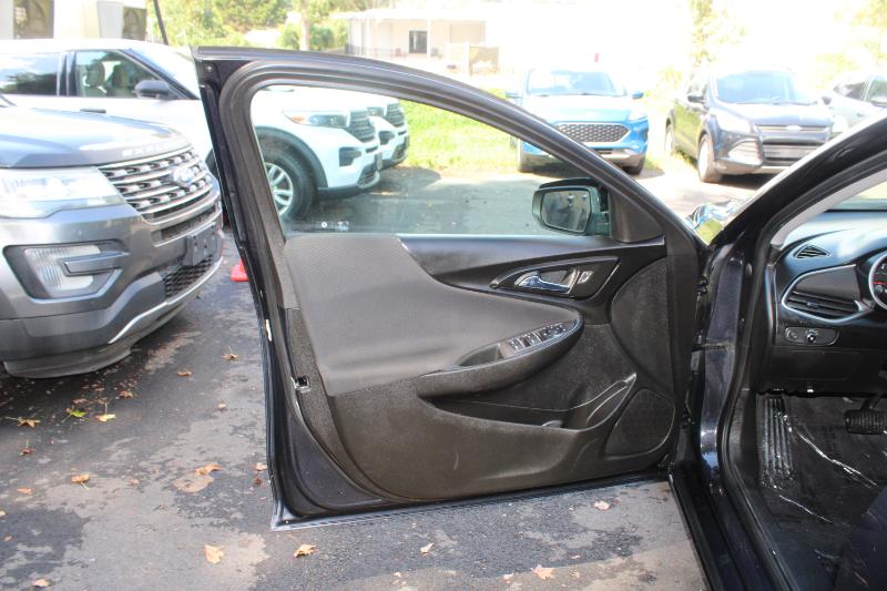 2022 Chevrolet Malibu 1LT photo 17