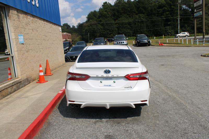 2018 Toyota Camry Hybrid LE photo 2