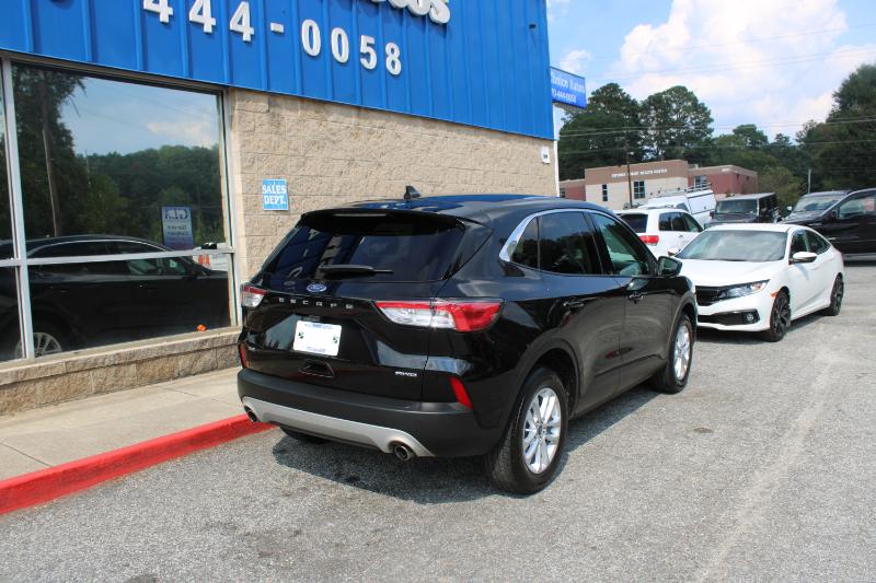 2021 Ford Escape SE photo 2