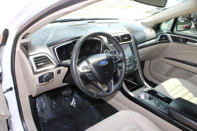2020 Ford Fusion Hybrid SEL photo 8