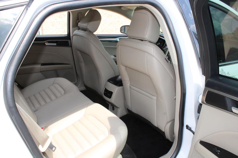 2020 Ford Fusion Hybrid SEL photo 12