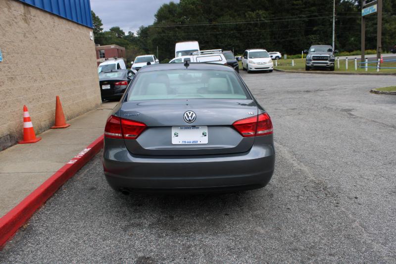 2015 Volkswagen Passat S photo 4