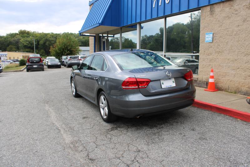 2015 Volkswagen Passat S photo 5