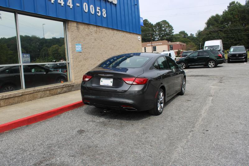 2016 Chrysler 200 S photo 3