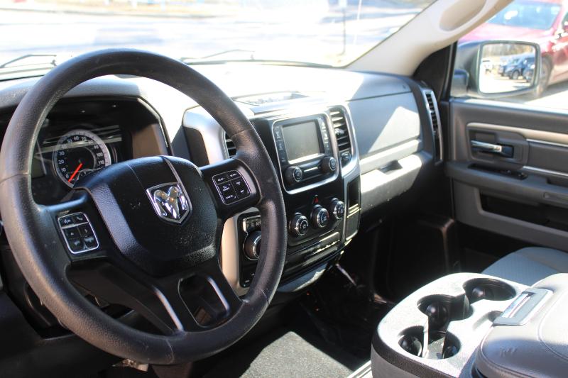 RAM 1500 Classic SLT 4x4 Crew Cab 6'4" Box 2019