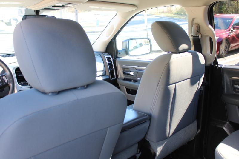 RAM 1500 Classic SLT 4x4 Crew Cab 6'4" Box 2019