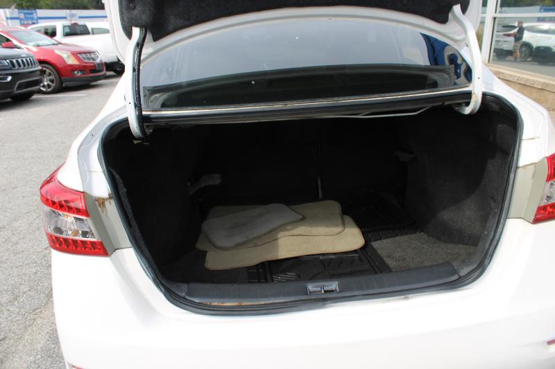 Nissan Sentra 4dr Sdn I4 CVT S 2013